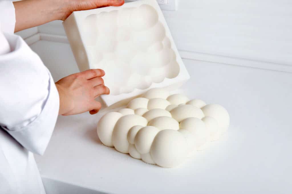 Innovation Spotlight: Ukrainian Pastry Chef Dinara Kasko's 3D-Printed Cake Designs 3